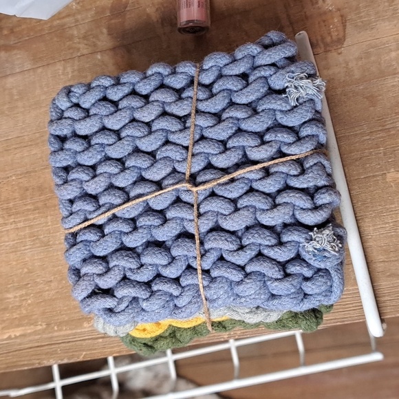 Boutique Boho Mud Pie set of 4 Woven Macrame Crochet Knit Coasters NWT - Picture 4 of 4